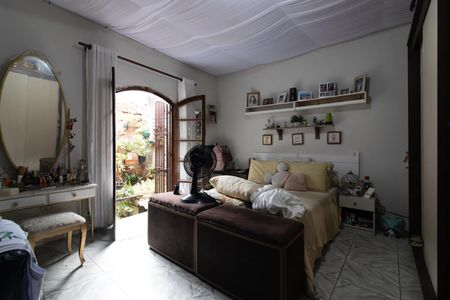 Casa à venda com 249m², 2 quartos e 2 vagasSuíte 2