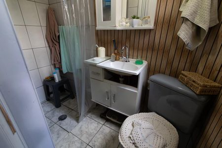 Casa à venda com 249m², 2 quartos e 2 vagasBanheiro da Suíte 1