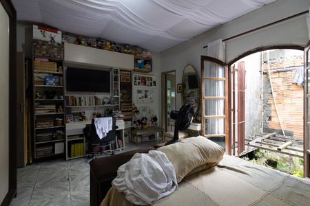 Casa à venda com 249m², 2 quartos e 2 vagasSuíte 2