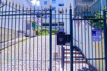 Apartamento para alugar com 50m², 2 quartos e 1 vaga Apartamento para alugar com 50m², 2 quartos e 1 vagaFachada e portaria com placa