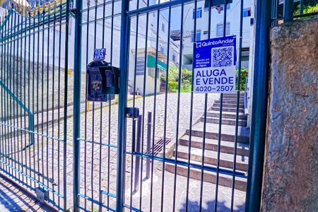 Apartamento para alugar com 50m², 2 quartos e 1 vaga Apartamento para alugar com 50m², 2 quartos e 1 vagaFachada e portaria com placa