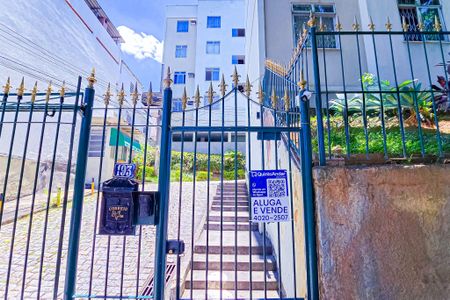 Apartamento para alugar com 50m², 2 quartos e 1 vaga Apartamento para alugar com 50m², 2 quartos e 1 vagaFachada e portaria com placa