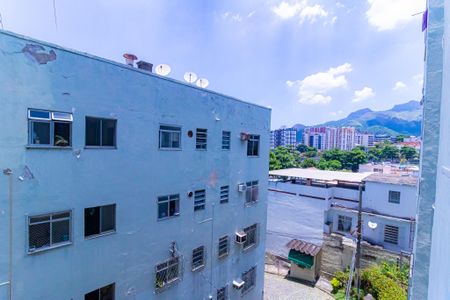 Sala vista de apartamento para alugar com 2 quartos, 50m² em Todos Os Santos, Rio de Janeiro