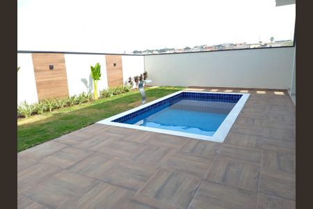 Casa de condomínio à venda com 260m², 3 quartos e 4 vagasFoto 04