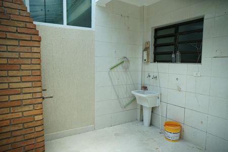 Casa à venda com 200m², 2 quartos e 2 vagasDetalhe da area de serviço