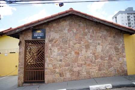 Casa à venda com 200m², 2 quartos e 2 vagasFachada casa