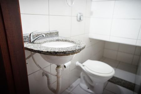 Casa à venda com 200m², 2 quartos e 2 vagasLavabo