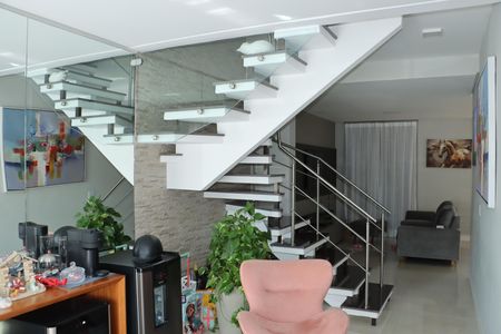 Casa de Condomínio para alugar com 4 quartos, 178m² em Jardim da Gloria, Cotia