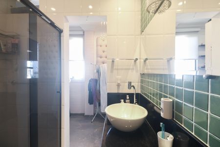 Apartamento à venda com 140m², 3 quartos e 1 vaga Apartamento à venda com 140m², 3 quartos e 1 vagaBanheiro Suíte