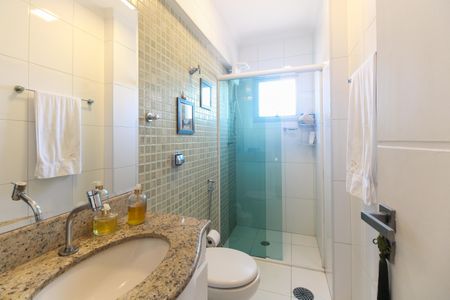 Apartamento à venda com 140m², 3 quartos e 1 vaga Apartamento à venda com 140m², 3 quartos e 1 vagaBanheiro Social