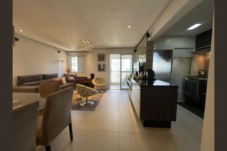 Sala de apartamento à venda com 2 quartos, 74m² em Jardim Tupanci, Barueri