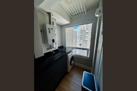 Apartamento à venda com 65m², 2 quartos e 1 vagaÁrea de serviço