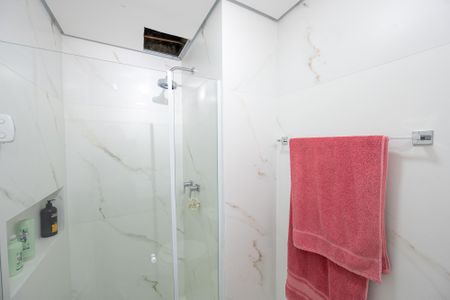 Apartamento à venda com 278m², 4 quartos e 4 vagasBanheiro da Suíte 2