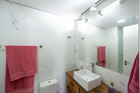 Apartamento à venda com 278m², 4 quartos e 4 vagasBanheiro da Suíte 2