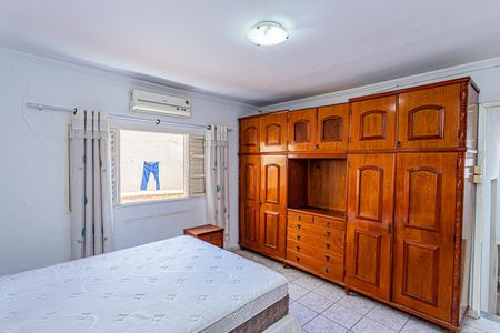 Casa à venda com 120m², 2 quartos e 2 vagas Casa à venda com 120m², 2 quartos e 2 vagasSuite