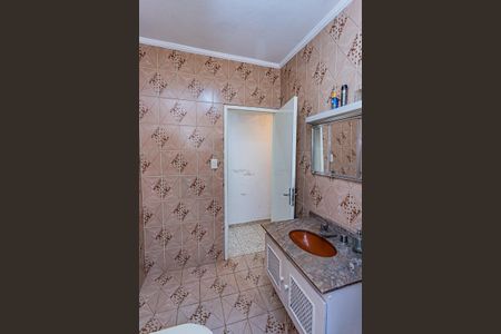 Casa à venda com 120m², 2 quartos e 2 vagas Casa à venda com 120m², 2 quartos e 2 vagasBanheiro