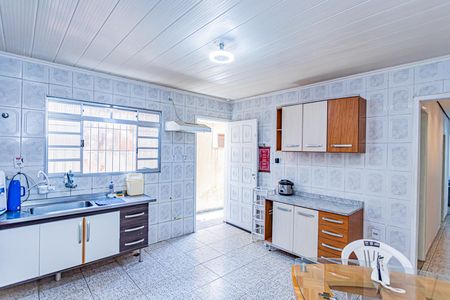Casa à venda com 120m², 2 quartos e 2 vagas Casa à venda com 120m², 2 quartos e 2 vagasCozinha