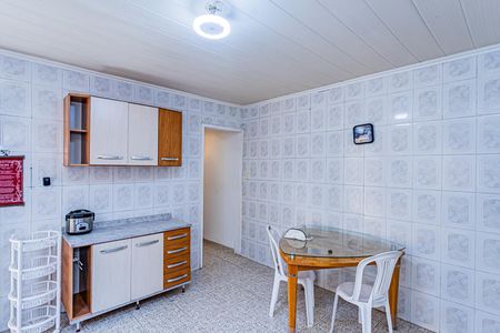 Casa à venda com 120m², 2 quartos e 2 vagas Casa à venda com 120m², 2 quartos e 2 vagasCozinha