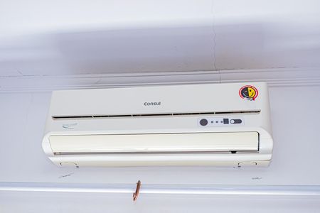 Casa à venda com 120m², 2 quartos e 2 vagas Casa à venda com 120m², 2 quartos e 2 vagasSuite