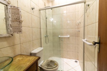 Banheiro de casa à venda com 2 quartos, 73m² em Hípica, Porto Alegre