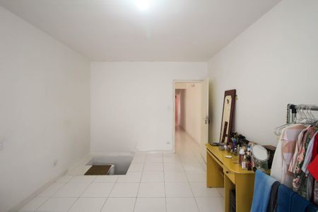 Quarto 1 de casa para alugar com 2 quartos, 120m² em Vila Ema, São Paulo