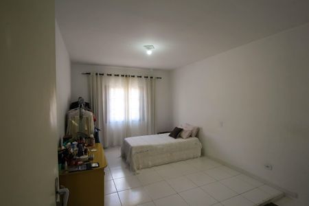 Quarto 1 de casa para alugar com 2 quartos, 120m² em Vila Ema, São Paulo