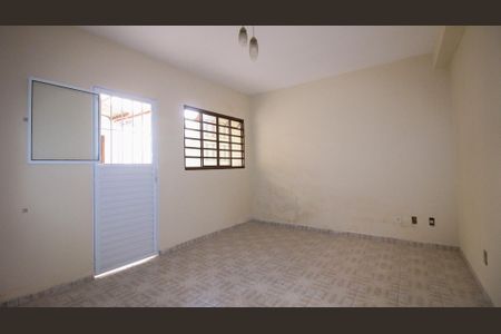 Casa à venda com 3 quartos, 105m² em Parque Independencia, São Paulo