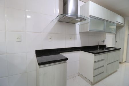 Apartamento para alugar com 80m², 2 quartos e 2 vagasCozinha