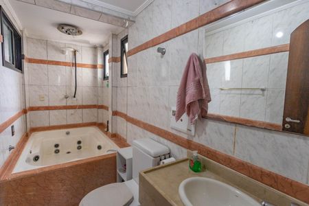 Apartamento para alugar com 94m², 3 quartos e 1 vaga Apartamento para alugar com 94m², 3 quartos e 1 vagaBanheiro da suíte