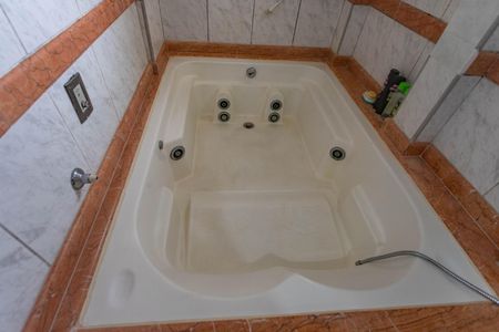 Apartamento para alugar com 94m², 3 quartos e 1 vaga Apartamento para alugar com 94m², 3 quartos e 1 vagaBanheiro da suíte