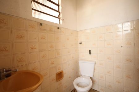 Casa à venda com 100m², 2 quartos e 3 vagasBanheiro de serviço