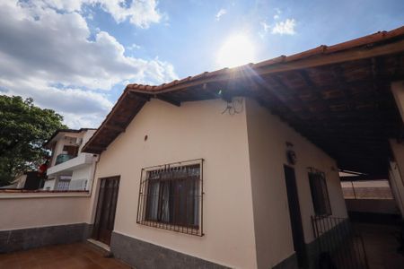 Casa à venda com 100m², 2 quartos e 3 vagasQuintal