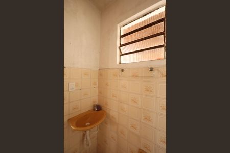 Casa à venda com 100m², 2 quartos e 3 vagasBanheiro de serviço