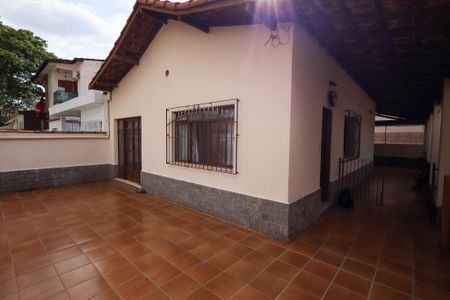 Casa à venda com 100m², 2 quartos e 3 vagasQuintal