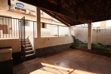 Casa à venda com 100m², 2 quartos e 3 vagasQuintal