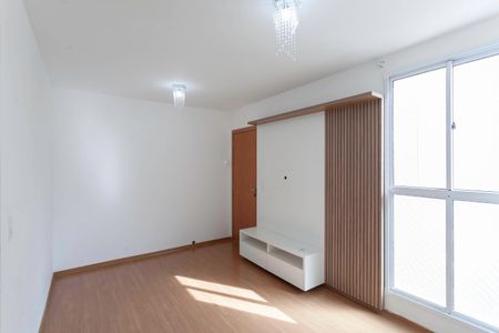 Sala de apartamento para alugar com 2 quartos, 50m² em Cabral, Contagem