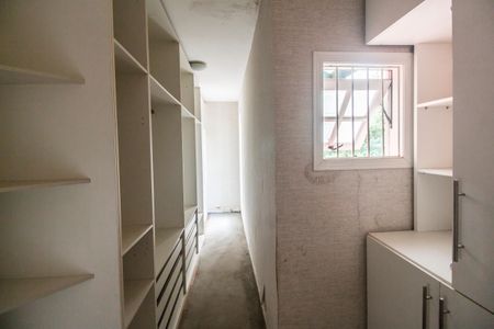 Casa de condomínio para alugar com 10230m², 5 quartos e 3 vagasCloset da suíte