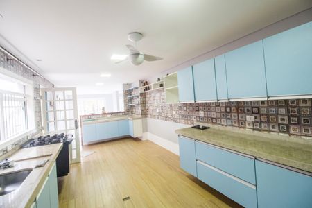 Casa de condomínio para alugar com 10230m², 5 quartos e 3 vagasCozinha