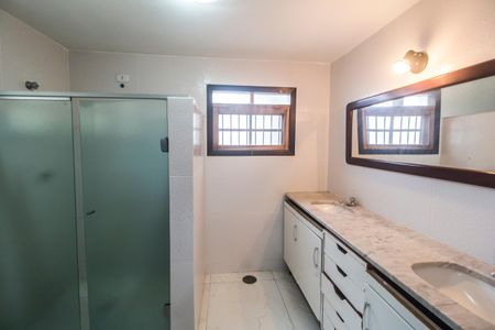 Casa de condomínio para alugar com 10230m², 5 quartos e 3 vagasCozinha