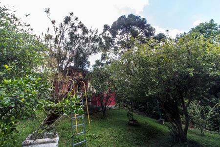 Casa de condomínio para alugar com 10230m², 5 quartos e 3 vagasQuintal