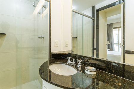 Apartamento para alugar com 80m², 3 quartos e 2 vagas Apartamento para alugar com 80m², 3 quartos e 2 vagasBanheiro da Suíte 1