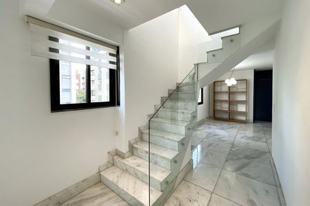 Apartamento para alugar com 268m², 4 quartos e 6 vagasEscadas