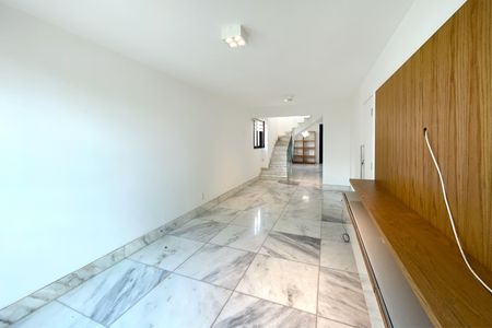 Apartamento para alugar com 268m², 4 quartos e 6 vagasSala