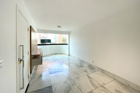 Apartamento para alugar com 268m², 4 quartos e 6 vagasSala