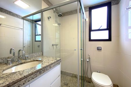 Apartamento para alugar com 268m², 4 quartos e 6 vagasBanheiro