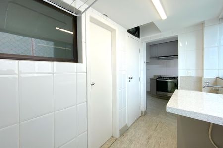 Apartamento para alugar com 268m², 4 quartos e 6 vagasÁrea de Serviço