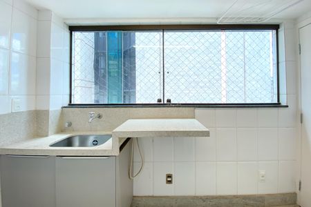 Apartamento para alugar com 268m², 4 quartos e 6 vagasÁrea de Serviço