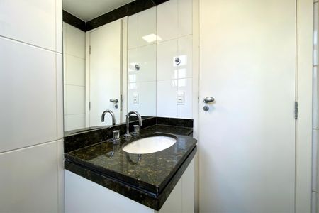 Apartamento para alugar com 268m², 4 quartos e 6 vagasBanheiro da Suíte 2