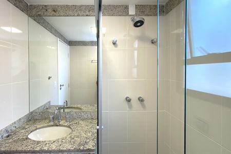 Apartamento para alugar com 268m², 4 quartos e 6 vagasBanheiro