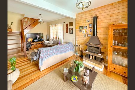 Sala de TV de casa para alugar com 3 quartos, 150m² em São João do Rio Vermelho, Florianópolis